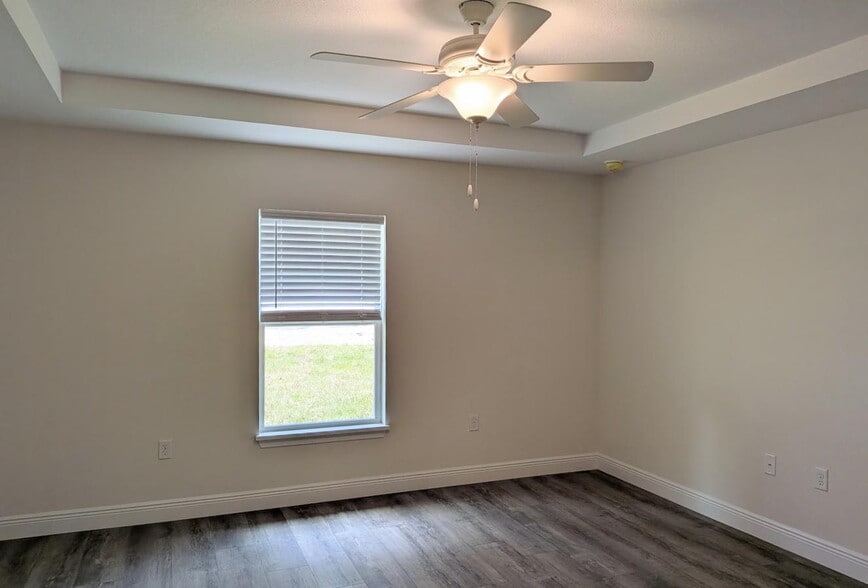 Building Photo - 7627 N Gray Ter