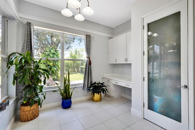 Building Photo - 19084 Skyridge Cir