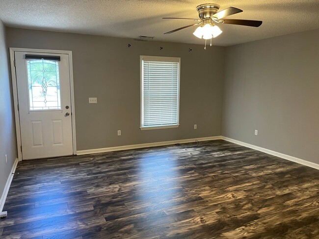 Building Photo - 1136 Longleaf Rd