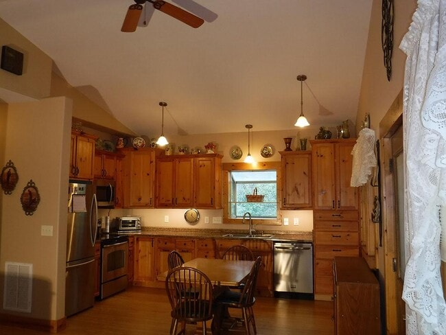 Building Photo - 291 Leamon Dr