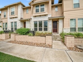 Building Photo - 6814 E Riverside Dr