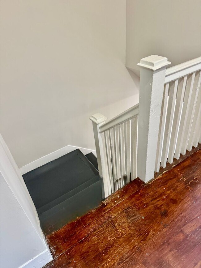 Building Photo - Large Wolcott Home Rent Ready