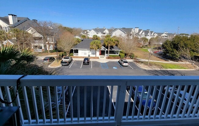 Building Photo - 45 Sycamore Ave