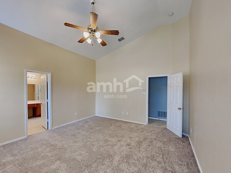 Building Photo - 8321 Brigalow St