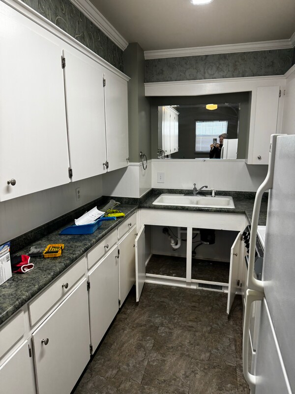 Building Photo - 821 S Troost Ave