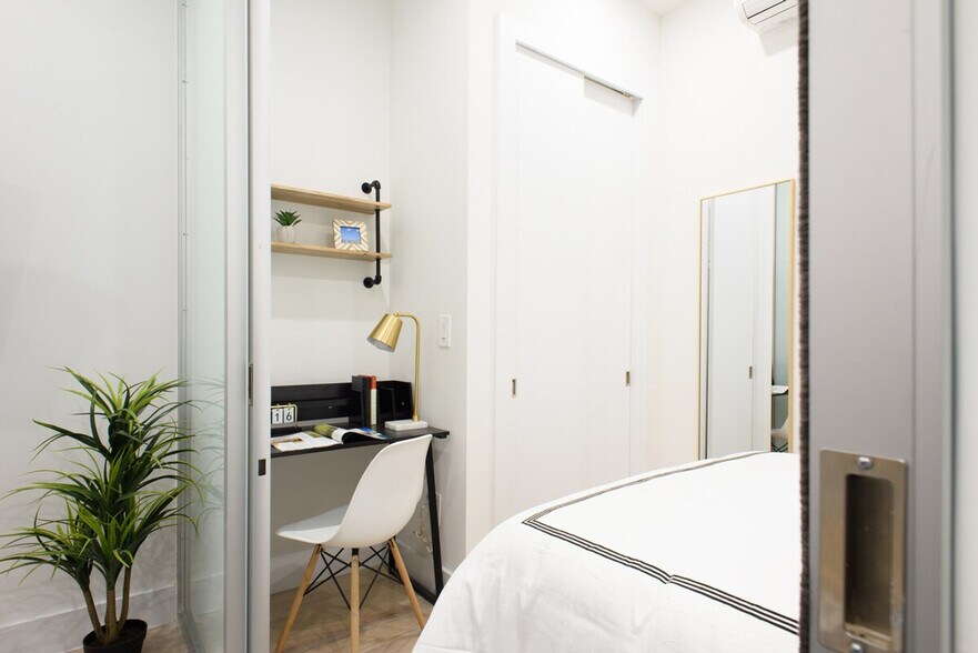 Building Photo - 315 E 78th St