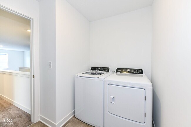 Building Photo - 1069 Sunderland Dr