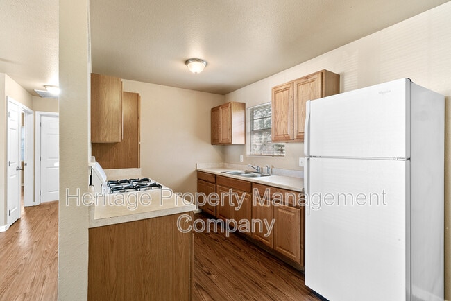Building Photo - 1222 W Thorain Blvd