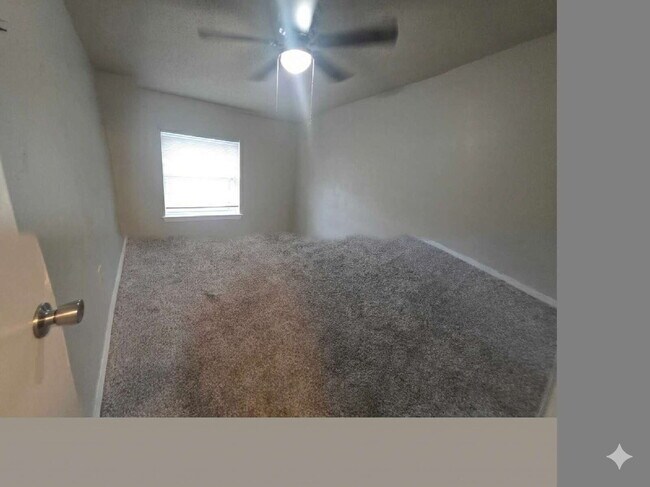 Building Photo - $99 Move In Special! 2BR in Norman! W/D Hook Ups!