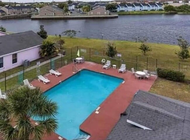 Building Photo - 2338 Harbor Town Dr