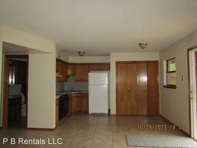 Building Photo - 2 br, 1 bath House - 401 NW 6th Street, Apt B
