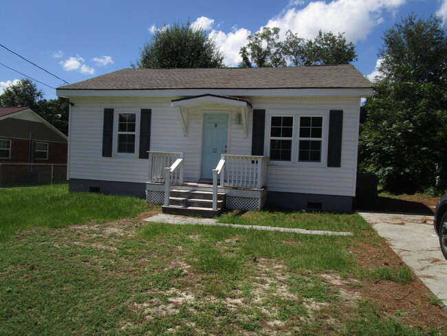 Primary Photo - 22 Buttercup St