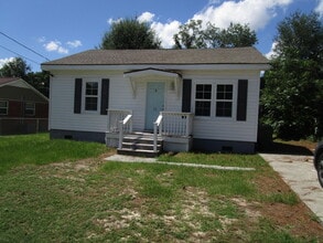 Building Photo - 22 Buttercup St