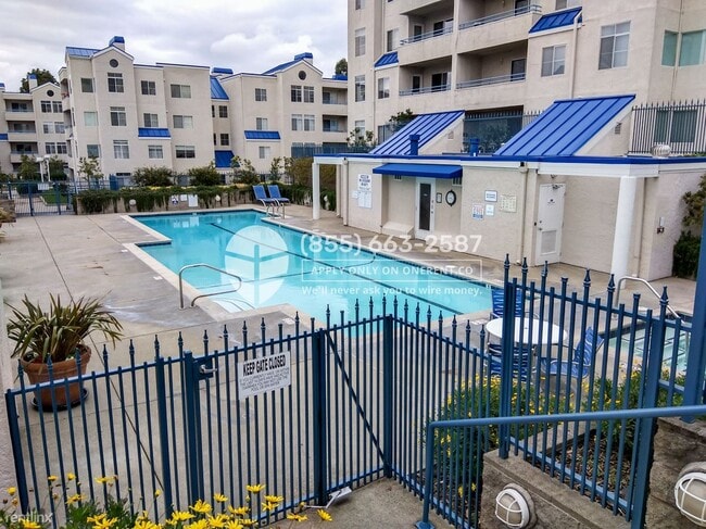 Building Photo - 535 Pierce St