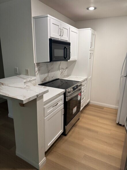 New Kitchen - 436 N Bellflower Blvd