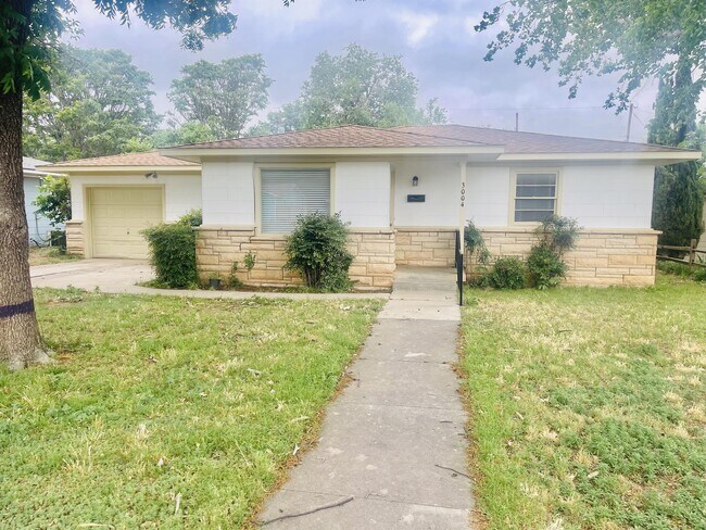 Primary Photo - 3004 44th St
