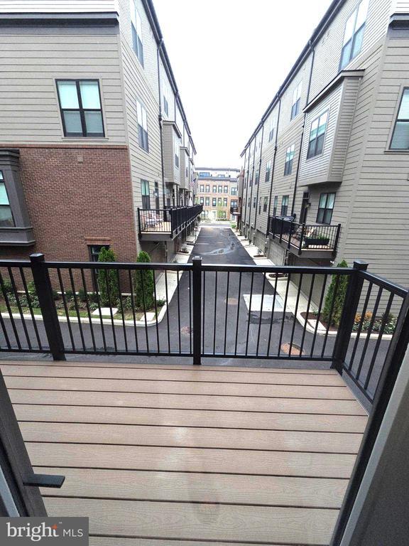 Building Photo - 5337 ZENITH OVERLOOK Dr