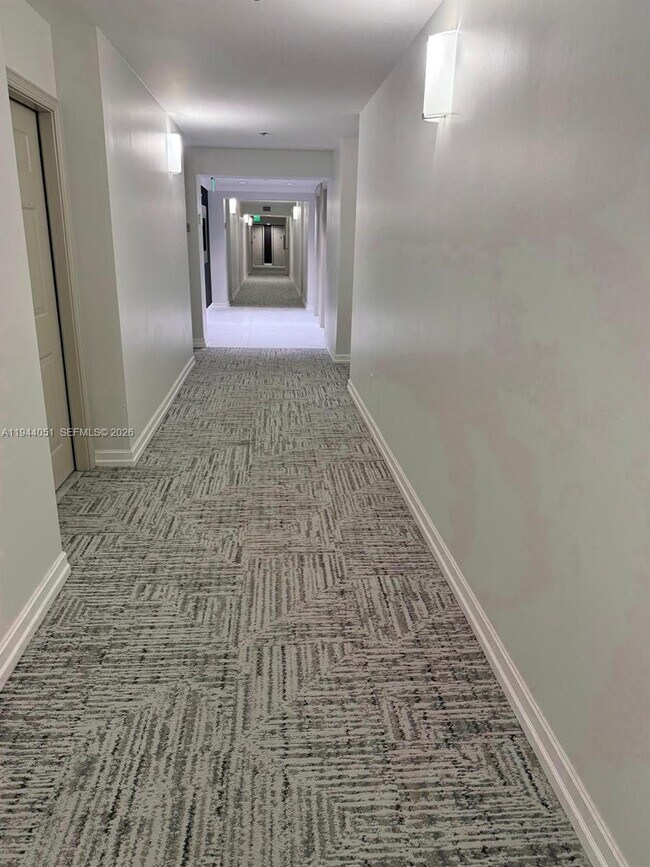 Building Photo - 2665 SW 37th Ave