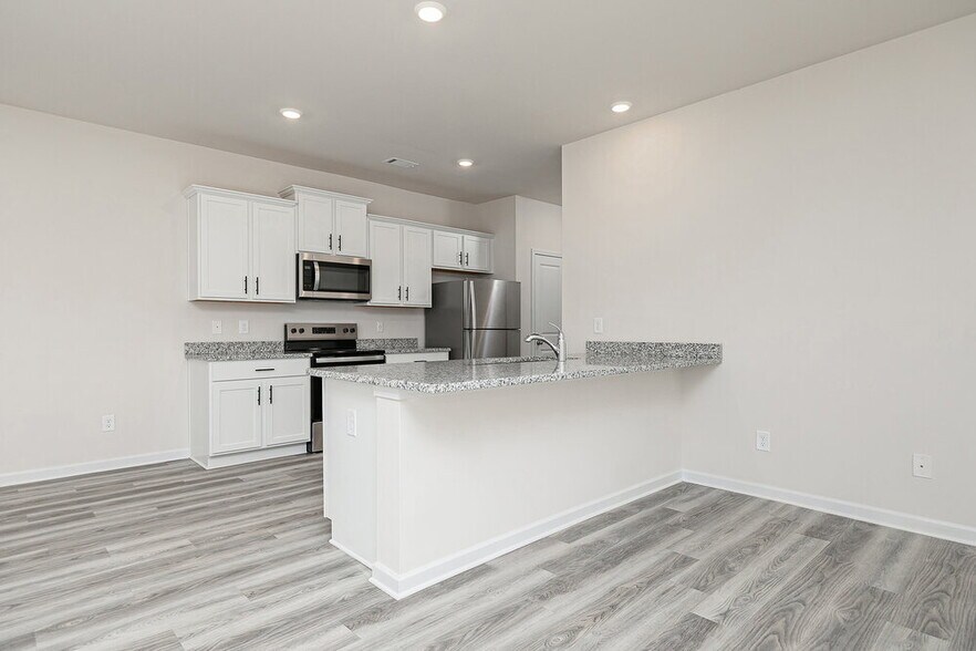 Building Photo - 136 Howell Dr