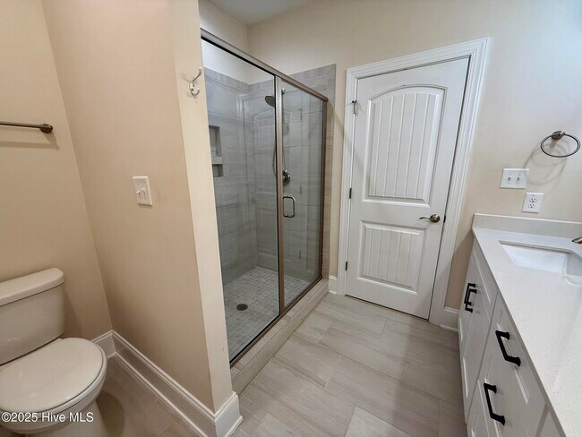 Building Photo - 300 Mashie Ct