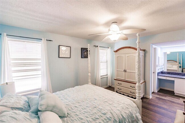 Building Photo - 6061 E Peppertree Way