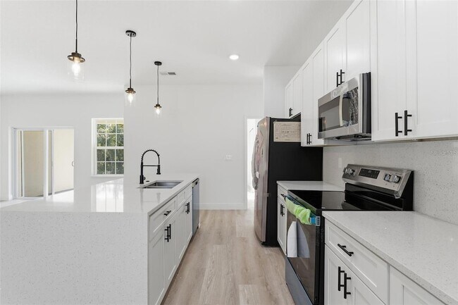 Building Photo - 4572 SW 149th St