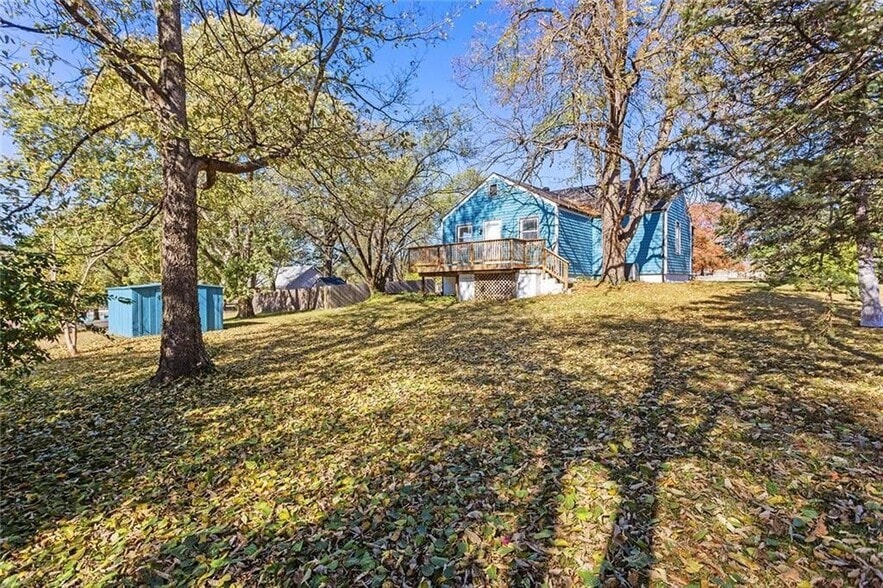 Building Photo - 2619 NE 39th Terrace