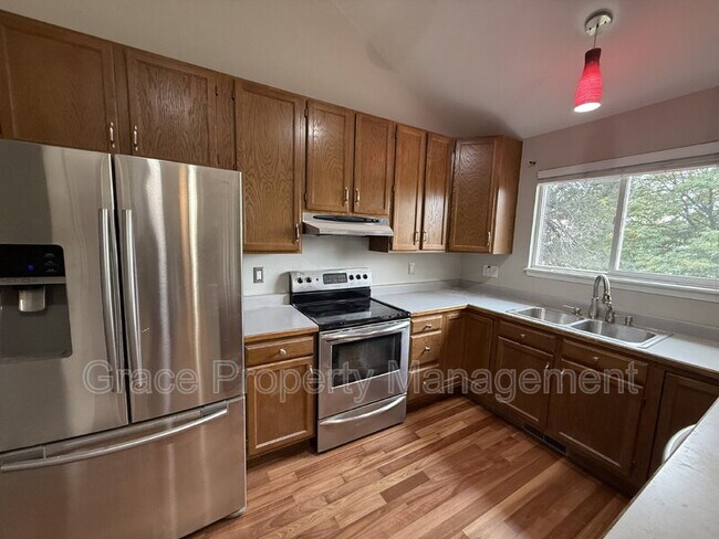 Building Photo - 10924 W 100th Dr