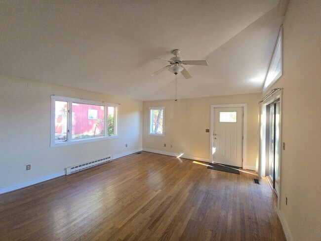 Building Photo - 243 Saddle Ridge Rd