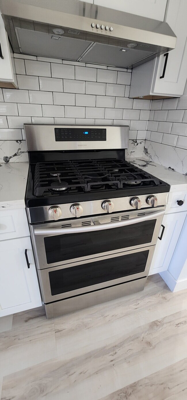 Building Photo - 313 Magnolia Ave