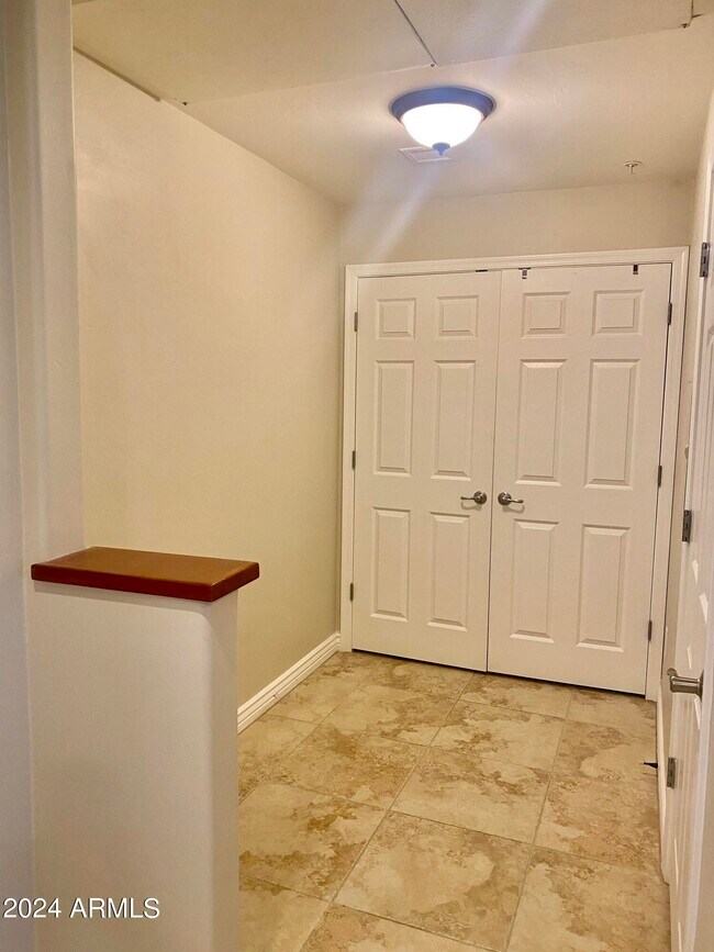 Building Photo - 5350 E Deer Valley Dr