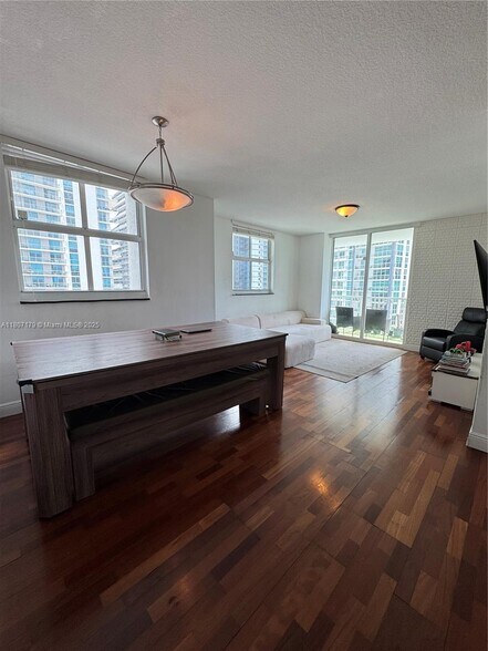 Building Photo - 1250 S Miami Ave