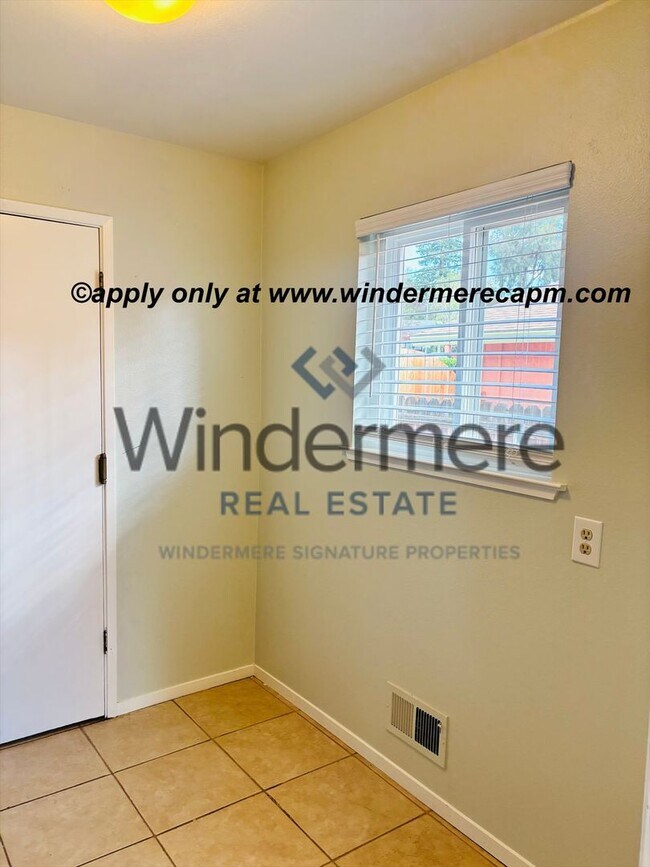 Building Photo - Beautiful 3-Bedroom Home in a Wonderful Fair Oaks Neighborhood!