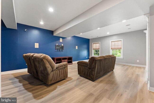 Building Photo - 42524 Rowderbury Square