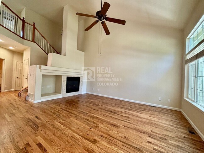 Building Photo - 8512 S Lewis Way