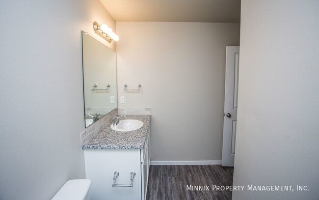 Building Photo - 1924 Langford Ave