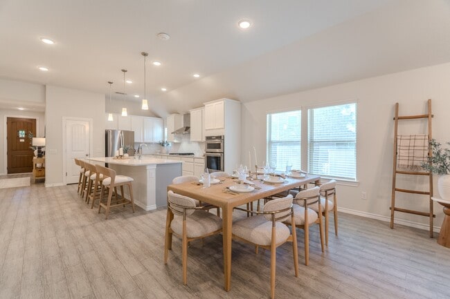 Building Photo - 130 Pioneer Canyon Pl