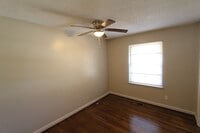Building Photo - New On The Market with Fresh Updates!!