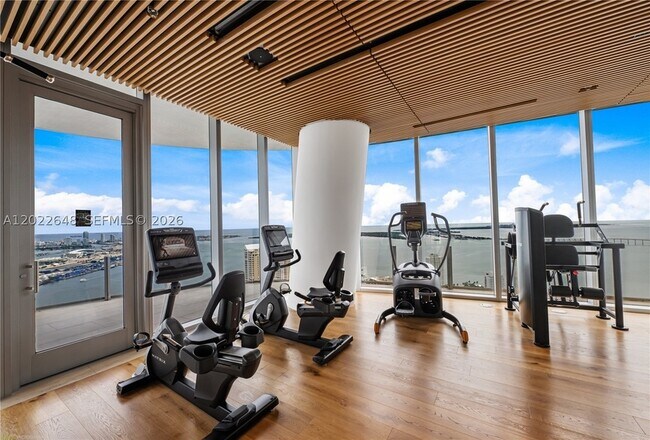Building Photo - 300 S Biscayne Blvd