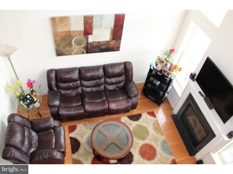 Building Photo - 8 Stafford Dr