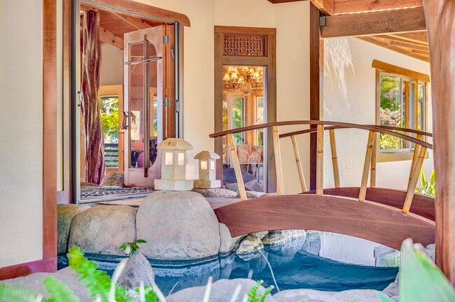 Building Photo - 275 Haumana Rd