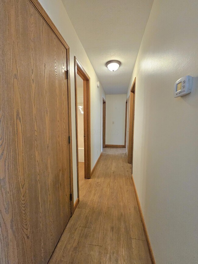 Building Photo - 101 Andrew Ct E