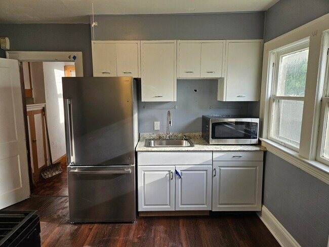 Building Photo - 14014 Edgewood Ave