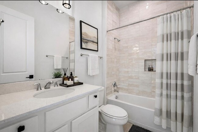 Building Photo - 704 Prairie Clover Dr
