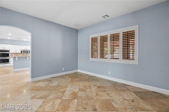 Building Photo - 10281 Wolves Den Ln