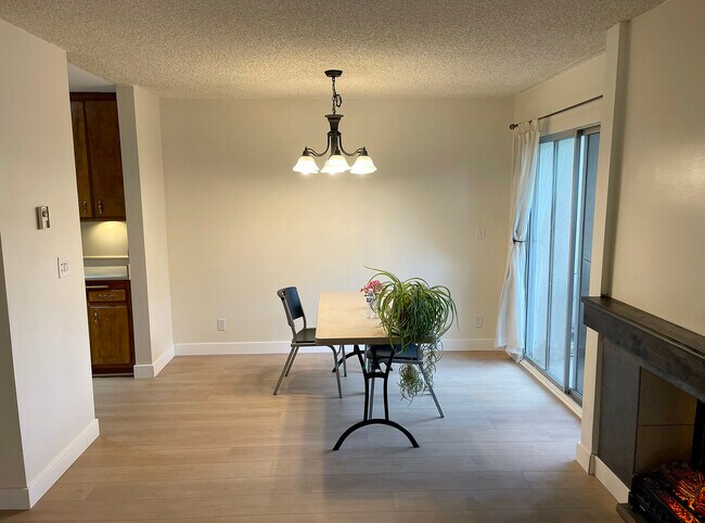 Dining Area - 5625 Windsor Way