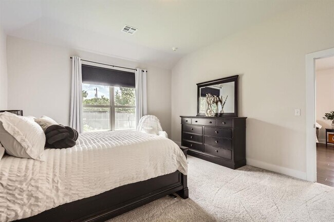 Building Photo - 8615 McKamy Dr