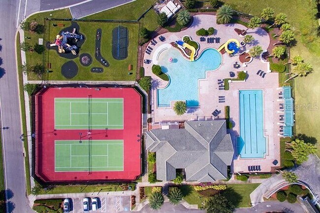 Building Photo - 2333 Pinehurst Ct
