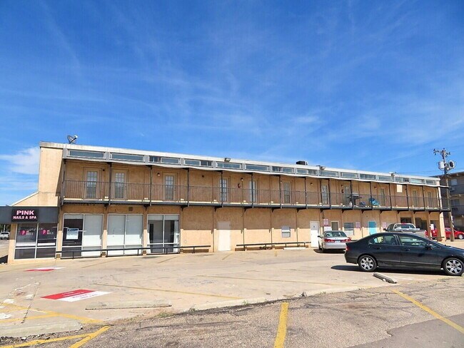 Primary Photo - 1619 University Ave