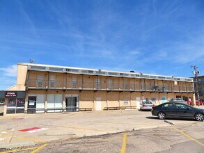 Building Photo - 1619 University Ave
